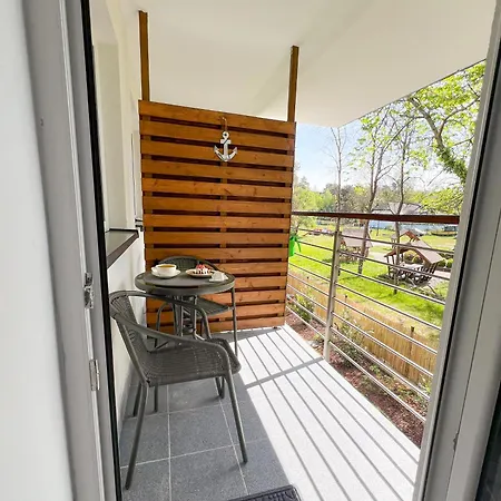 14b Blue Marine Basen Brodziki Plac Zabaw The Of Przy Plaz Lägenhet Poddąbie